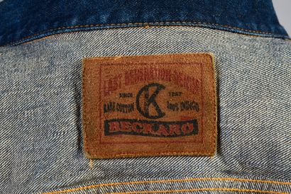 JOHNNY HALLYDAY : 1 blouson en jean bleu,...