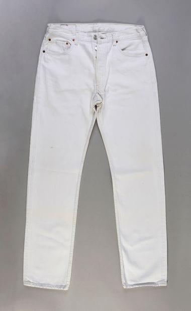 JOHNNY HALLYDAY : 1 Jean LEVIS 501 XX blanc,...