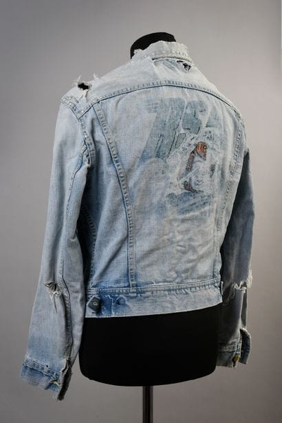 JOHNNY HALLYDAY : 1 blouson en jean bleu...