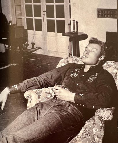 JOHNNY HALLYDAY : 1 chemise western noire...