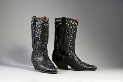 JOHNNY HALLYDAY : 1 paire de bottes Santiags...