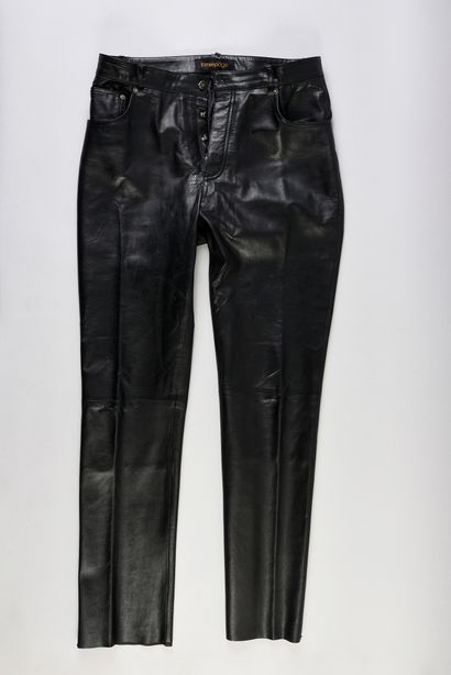 JOHNNY HALLYDAY : 1 paire de bottes Santiags...