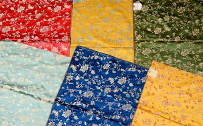 Damas et lampas des Indes de style fin du...