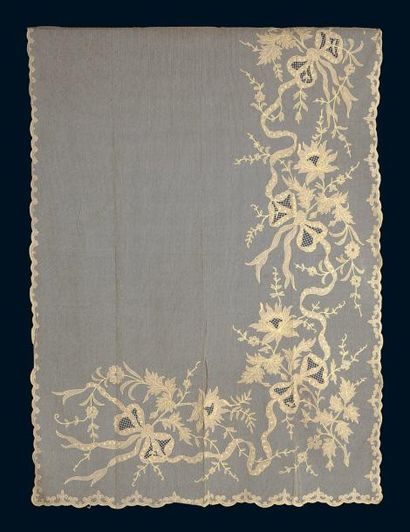 Trois ensembles de stores, vers 1880, 6 paires...