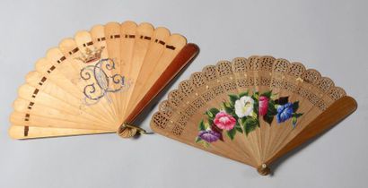 Deux éventails plein-vent en bois, vers 1880,...