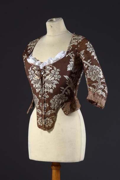 Corps à baleines, époque Louis XV, en damas...