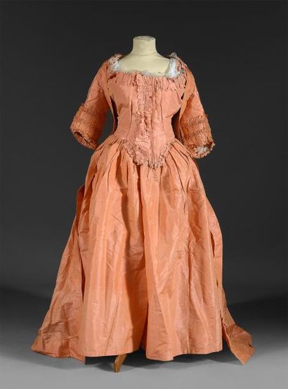 Robe à la française à deux corsages, vers...