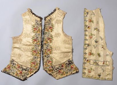 Réunion d'éléments de gilets démontés, époques...