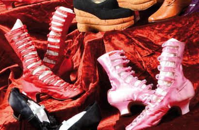 Deux paires de bottines montantes, vers 1870-...