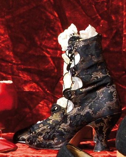 Paire de bottines montantes, vers 1890-1900,...