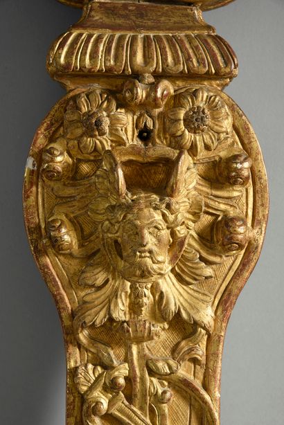 Rare baromètre en bois finement sculpté et...