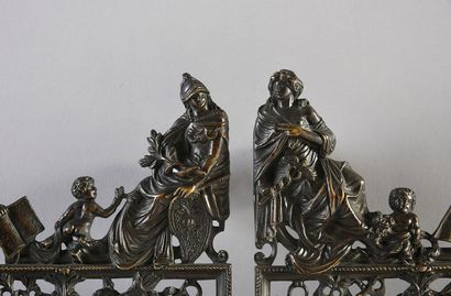 Deux vantaux de porte en bronze, répliques...