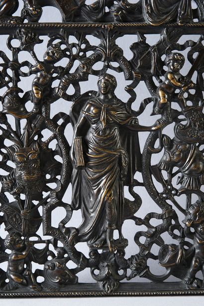 Deux vantaux de porte en bronze, répliques...