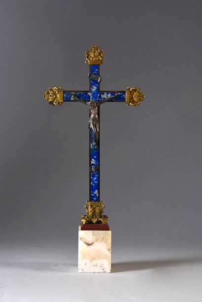 Crucifix avec Christ en argent et croix en...