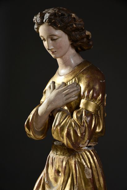 Ange adorateur en terre cuite, polychromé...