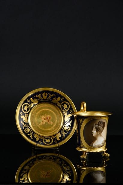 TASSE ET SA SOUCOUPE EN PORCELAINE
MANUFACTURE...
