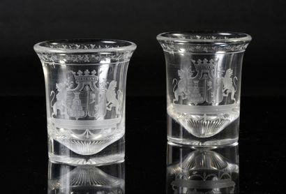 PAIRE DE GOBELETS.
En cristal, de forme cylindrique,...