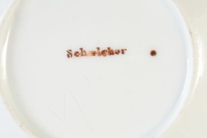 TASSE À CAFÉ.
En porcelaine blanche, de forme...