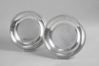 PAIRE DE PLATS EN ARGENT.
BIENNAIS, PARIS,...