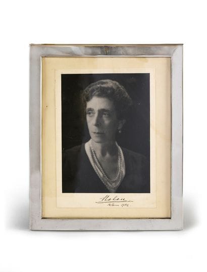 HÉLÈNE, princesse de Grèce, née grande-duchesse...
