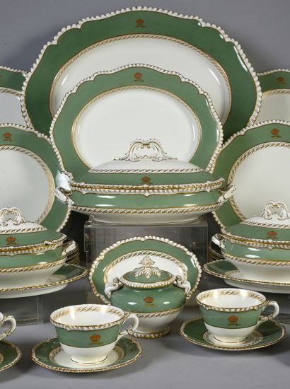 PARTIE DE SERVICE EN PORCELAINE ANGLAISE...