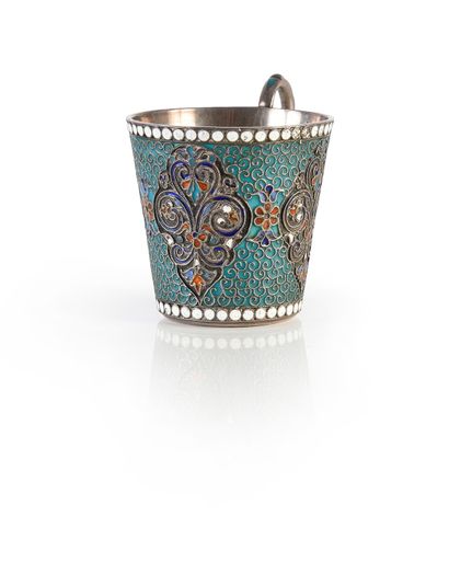 PETITE TASSE À CAFÉ EN ARGENT.
KLINGERT,...