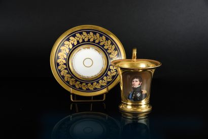 TASSE ET SA SOUCOUPE EN PORCELAINE
MANUFACTURE...