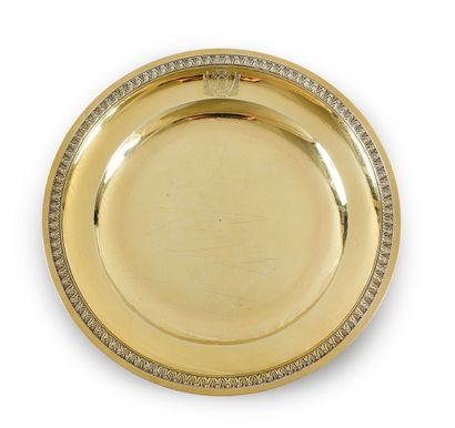 ASSIETTE EN VERMEIL, DU SERVICE DE TABLE...