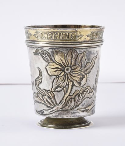 TIMBALE EN ARGENT ET VERMEIL. DE forme évasée...