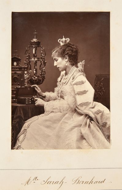 BERNHARDT Sarah (1844-1923)
Portrait photographique...