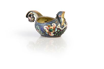 PETIT KOVH EN VERMEIL. À décor de motifs...