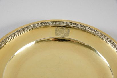 ASSIETTE EN VERMEIL, DU SERVICE DE TABLE...