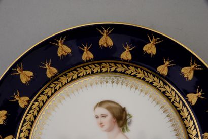 BELLE PAIRE D'ASSIETTES.
MANUFACTURE IMPÉRIALE,...