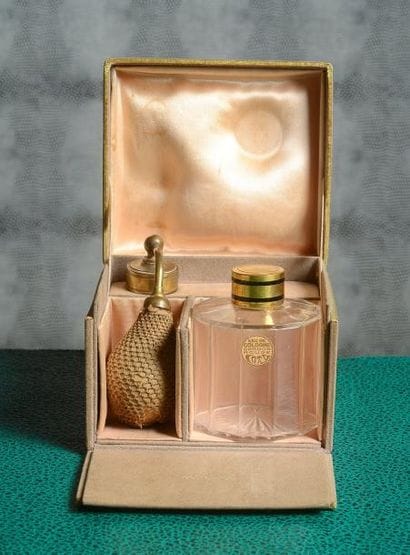 COTY (années 1930)
Présenté dans son coffret...