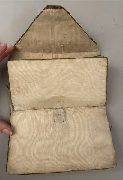 Embroidered bellows pouch, early nineteenth...