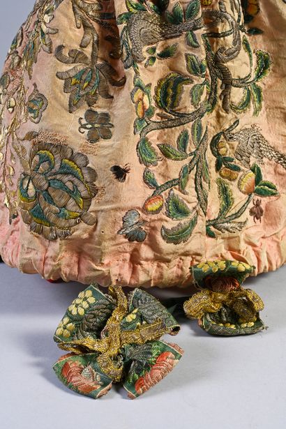 Rare embroidered bag, first third of the...
