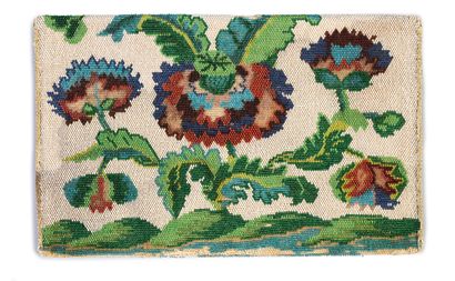 Gusseted pouch in sandblasted pearls, Regency...