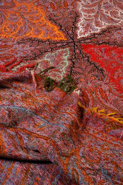 Square cashmere shawl said of the four seasons,...