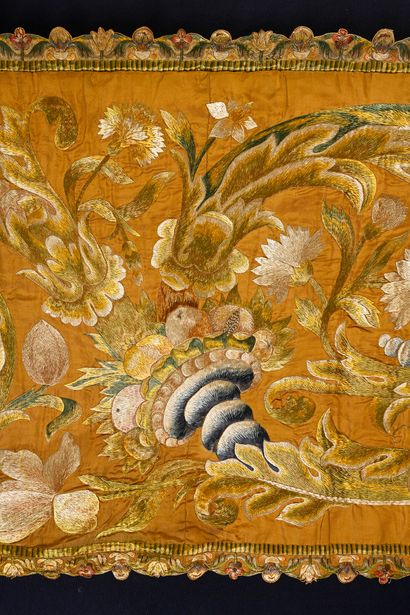 Tour de lit, embroidery virtuoso, mid-seventeenth...