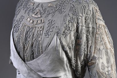 Evening gown, circa 1910, blousy bodice effect...