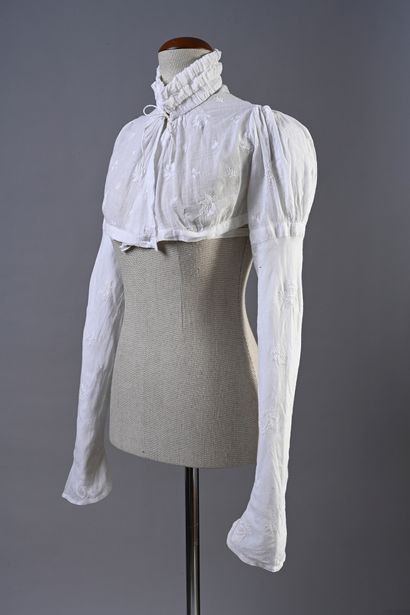 Lady's shirt, late eighteenth-early nineteenth...