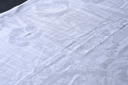 Table service with harvesters in linen damask,...
