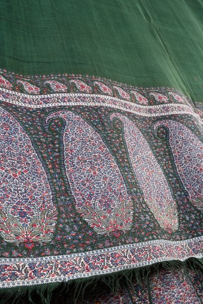 Rare long cashmere shawl, India, first quarter...