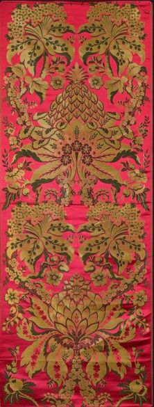 Four cups of presentation of silks of style,...