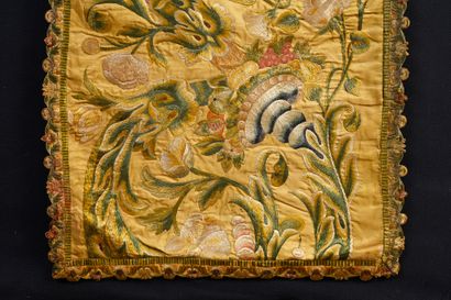 Tour de lit, embroidery virtuoso, mid-seventeenth...