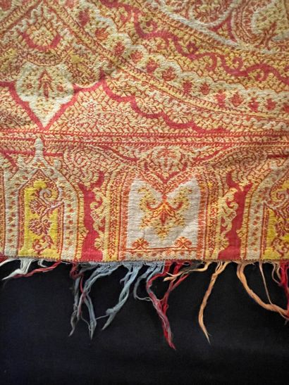 Long cashmere shawl, circa 1850 (?), long...