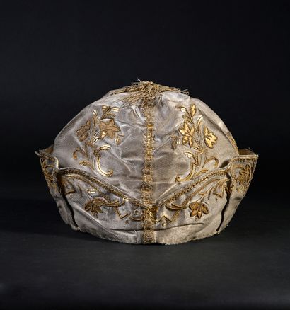 Opulent embroidered cap for men, first half...