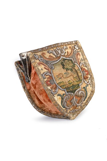 Precious embroidered purse, early eighteenth...