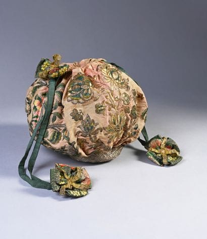 Rare embroidered bag, first third of the...