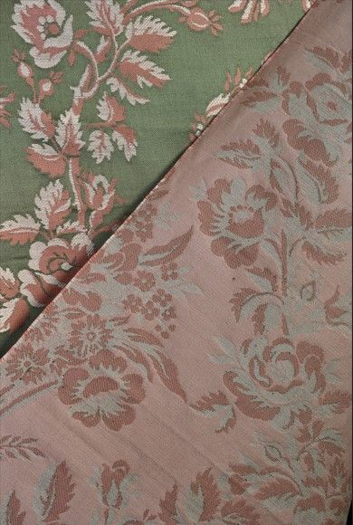 Four cups of presentation of silks of style,...